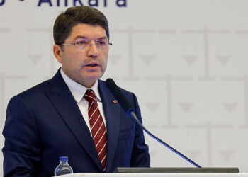 Bakan Tunç'tan Can Atalay için tahliye açıklaması