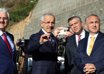Bakan Uraloğlu, Bolu Dağı tüneli'nin açılışını yaptı
