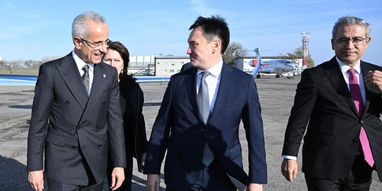 Bakan Uraloğlu Özbekistan’da