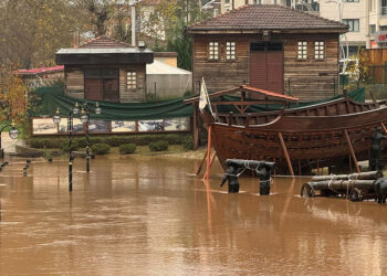 Bartın Irmağı'nda su seviyesi 4 metre yükseldi