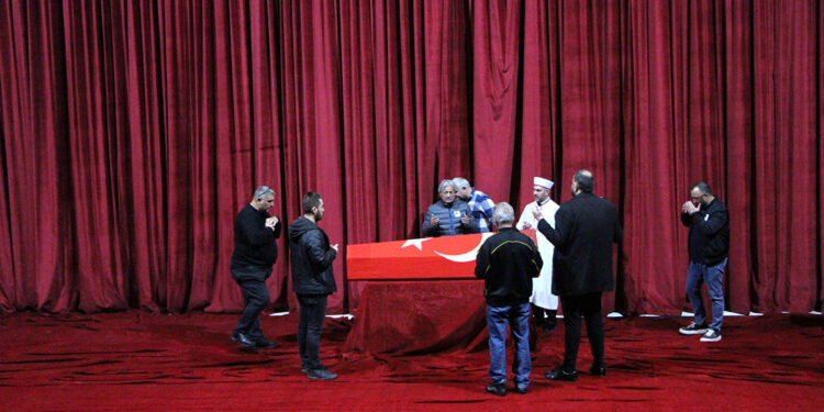 Bayan Kahkaha son yolculuğuna uğurlandı