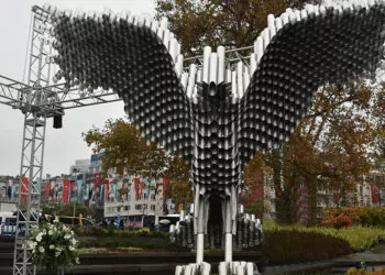 Beşiktaş dev kartal heykelinin açılışı yapıldı