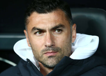 Beşiktaş'ta Burak Yılmaz kendi isteğiyle görevden ayrıldı