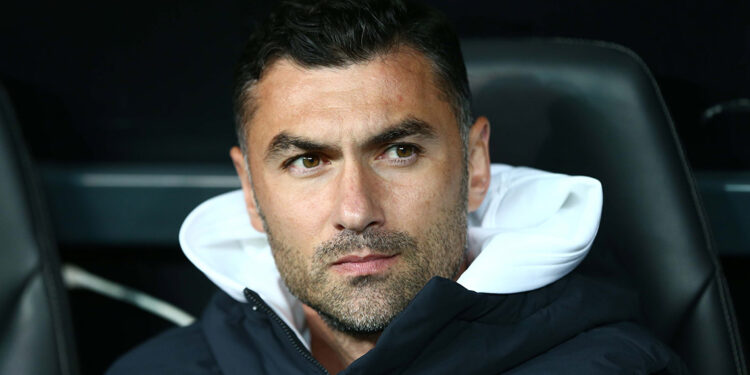 Beşiktaş'ta Burak Yılmaz kendi isteğiyle görevden ayrıldı
