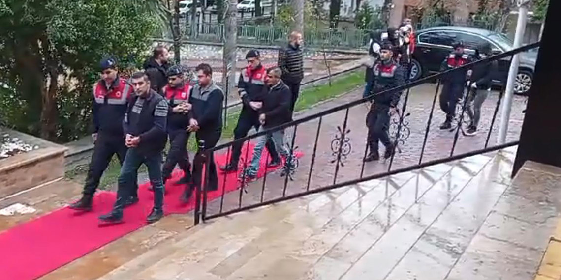 Bilecik'te 14 köpeğin ölümünde 5 şüpheli adliyede