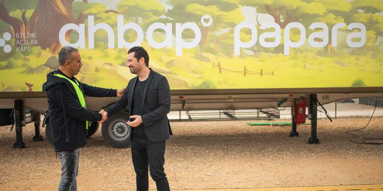 Bilim TIR'ı Şakrak, deprem bölgesindeki çocuklara ulaştı