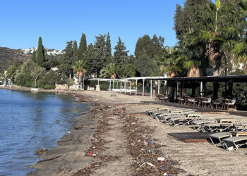 Bodrum'da sağanak sonrası sahillerde kirlilik
