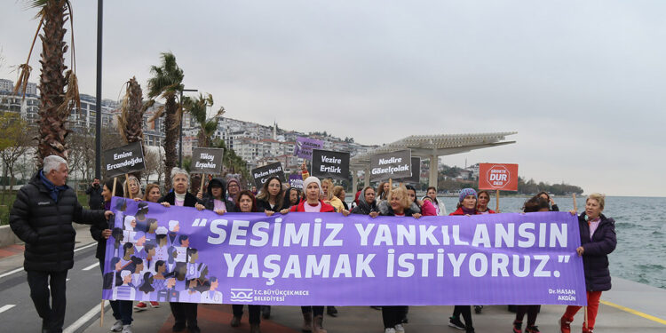 Büyükçekmece'de 'Şiddetle Mücadele Yürüyüşü'