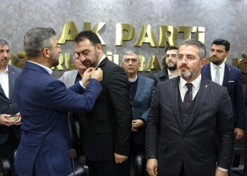 DEVA Partisi'nden istifa eden 800 kişi, AK Parti'ye katıldı