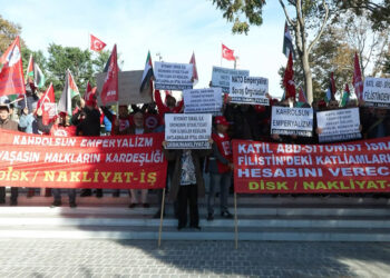DİSK Filistin'e yönelik saldırıları protesto etti