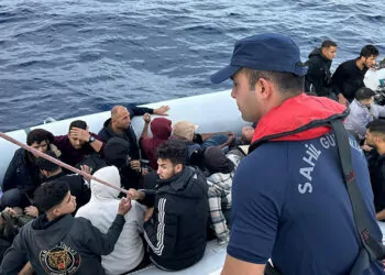 Datça'da 60 kaçak göçmen yakalandı