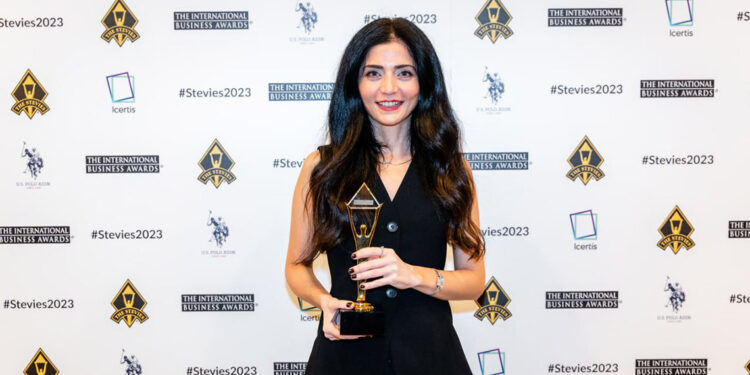 DeFacto'ya 'Yılın Kurumsal İletişim Ekibi' ödülü