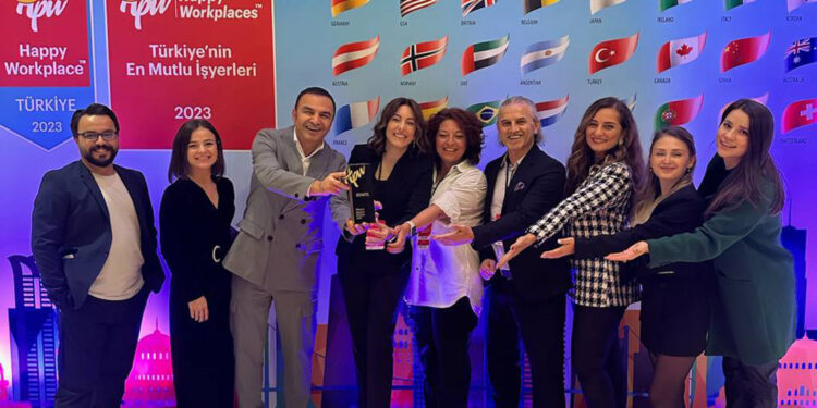 DeFacto’ya ‘Türkiye'nin En Mutlu İşyeri’ ödülü
