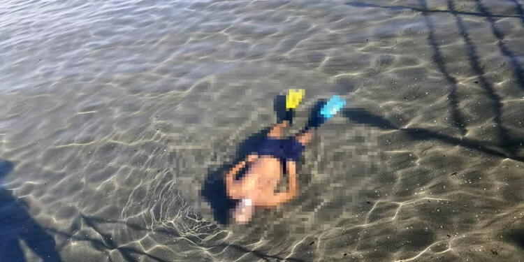 Deniz yüzeyinde erkek cesedi bulundu; kalp krizi şüphesi