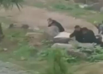 Dicle Nehri'ne atlayan 2 kız kardeşten 1'i kayıp