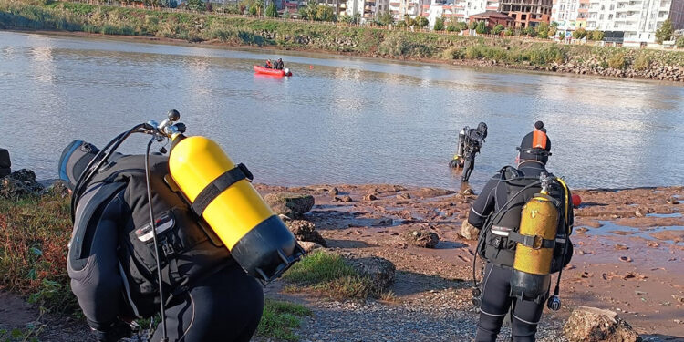 Dicle Nehri'ne atlayan kız kardeşlerden Zelin, aranıyor