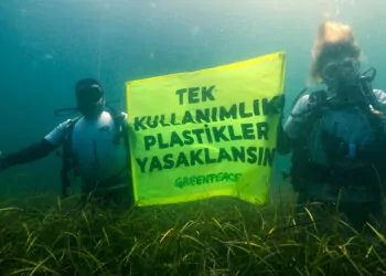 Doğaseverlerden ‘tek kullanımlık plastikler yasaklansın’ kampanyası
