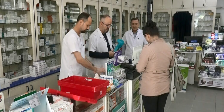 Edirne'de eczanelerde bulgar ve yunan turist yoğunluğu