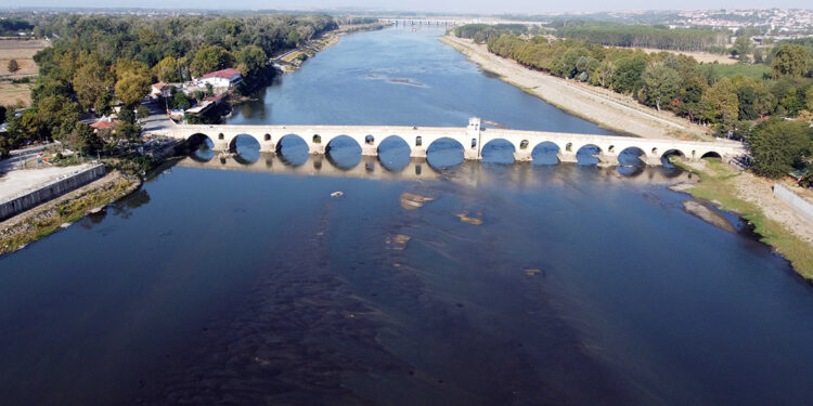 Edirne'de son yağışlarla nehirlerin debileri arttı