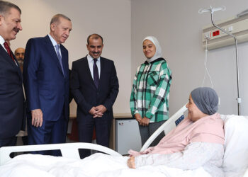 Erdoğan, Gazze'den getirilen hastaları ziyaret etti