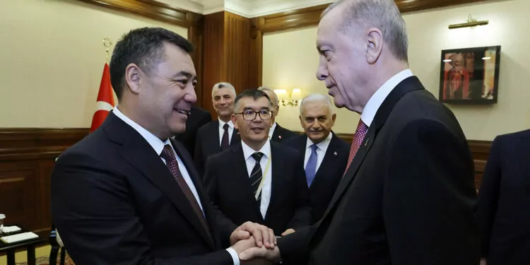 Erdoğan, kırgızistan cumhurbaşkanı caparov ile görüştü