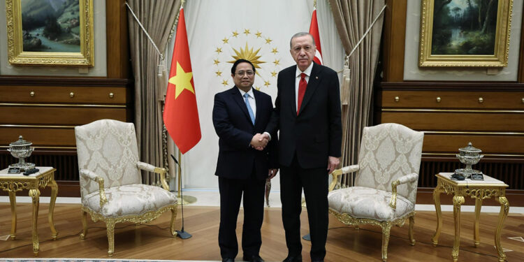 Erdoğan, Vietnam Başbakanı Chinh ile görüştü