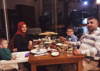 Eşi ve 2 çocuğunu öldürüp intihar etti