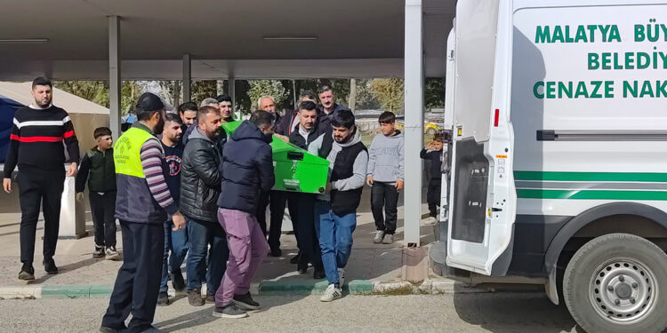 Eşinin öldürdüğü Aytan, toprağa verildi