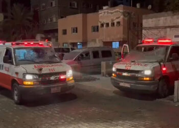 Filistin Kızılayı, 2 ambulansının daha vurulduğunu açıkladı