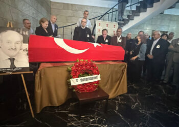 Gazeteci Osman Saffet Arolat son yolculuğuna uğurlandı