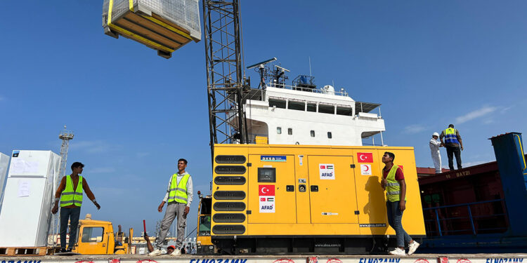 Gazze için yola çıkan insanı yardım gemisi Mısır’a ulaştı