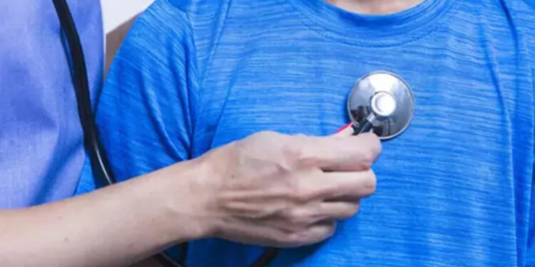 Geçmeyen öksürük ve nefes darlığına dikkat