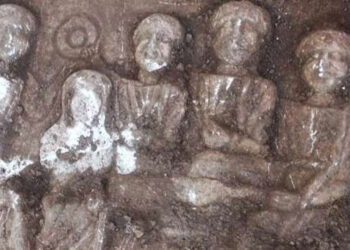 Hafriyat kazısında 1800 yıllık mermer stel bulundu