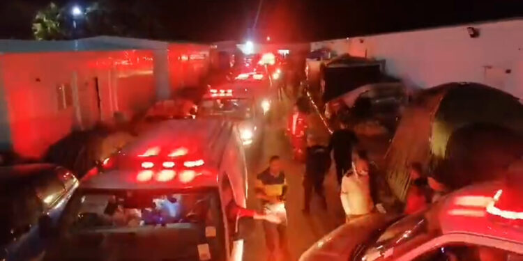 Hastaların güneydeki hastanelere tahliyesi 20 saat sürüyor