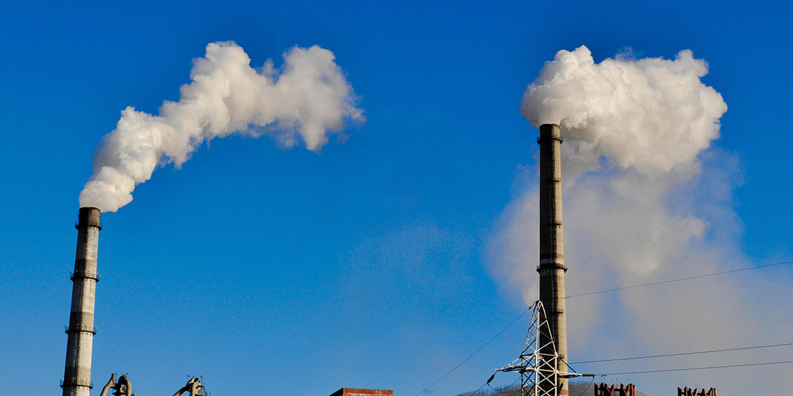 Dünya Sağlık Örgütü (DSÖ), 'Ulusal Olarak Belirlenmiş Katkılar ve Uzun Vadeli Stratejilerde Sağlık 2023 İncelemesi’ni yayımladı. İncelemede, hava kirliliğinin sağlık açısından en büyük çevresel risklerden olduğuna işaret edilerek, "Hava kirliliği kaynaklı ölümleri önlemek için acil eylem gerekiyor" denildi.