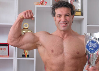 'He-Man'den etkilenip, vücut geliştirme şampiyonu oldu