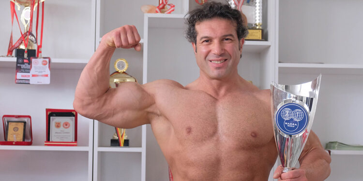 'He-Man'den etkilenip, vücut geliştirme şampiyonu oldu