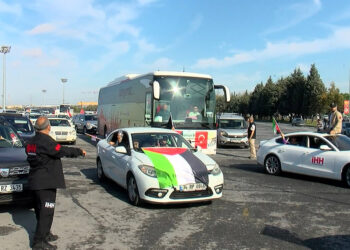 İHH konvoylarla İncirlik Üssüne doğru yola çıktı