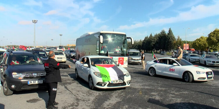 İHH konvoylarla İncirlik Üssüne doğru yola çıktı