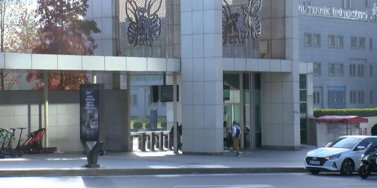 İTÜ Rektörlük binasında yangın 