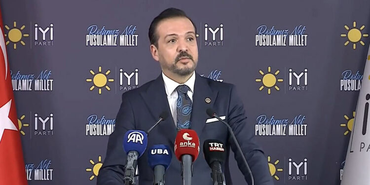 İYİ Parti'de Ümit Dikbayır, disipline sevk edildi