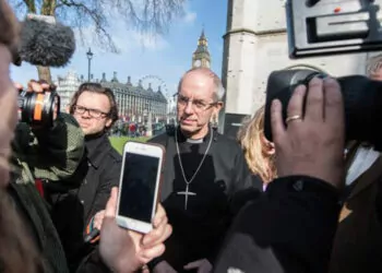 İngiltere kilisesi'nin en kıdemli piskoposundan ateşkes çağrısı