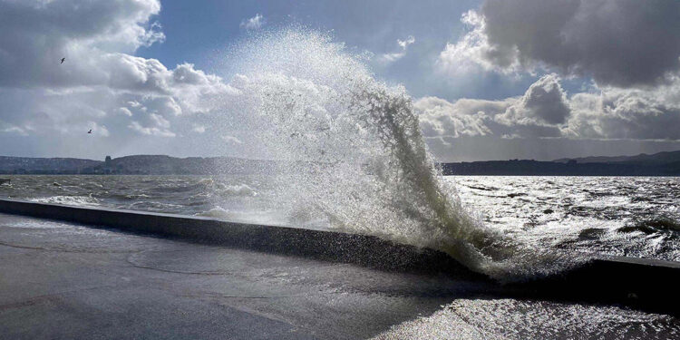 İzmir'e fırtına uyarısı