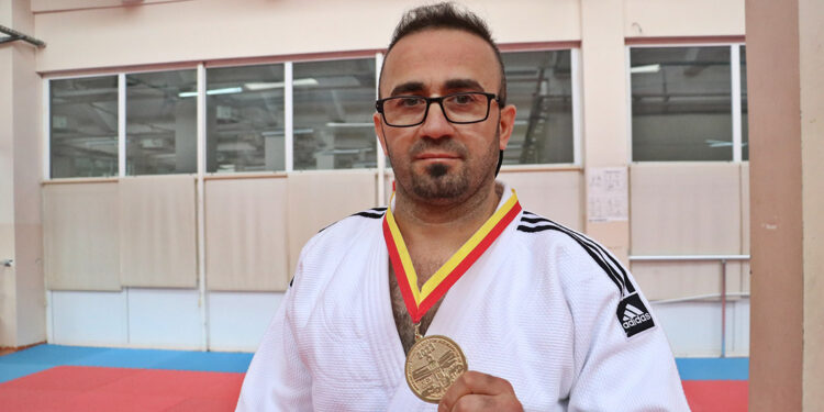 Judo antrenörü Selman Süren, Balkan şampiyonu oldu