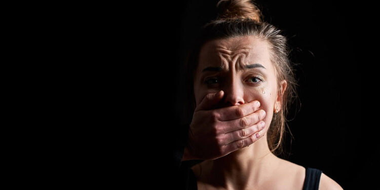 Kadına karşı şiddetle mücadele