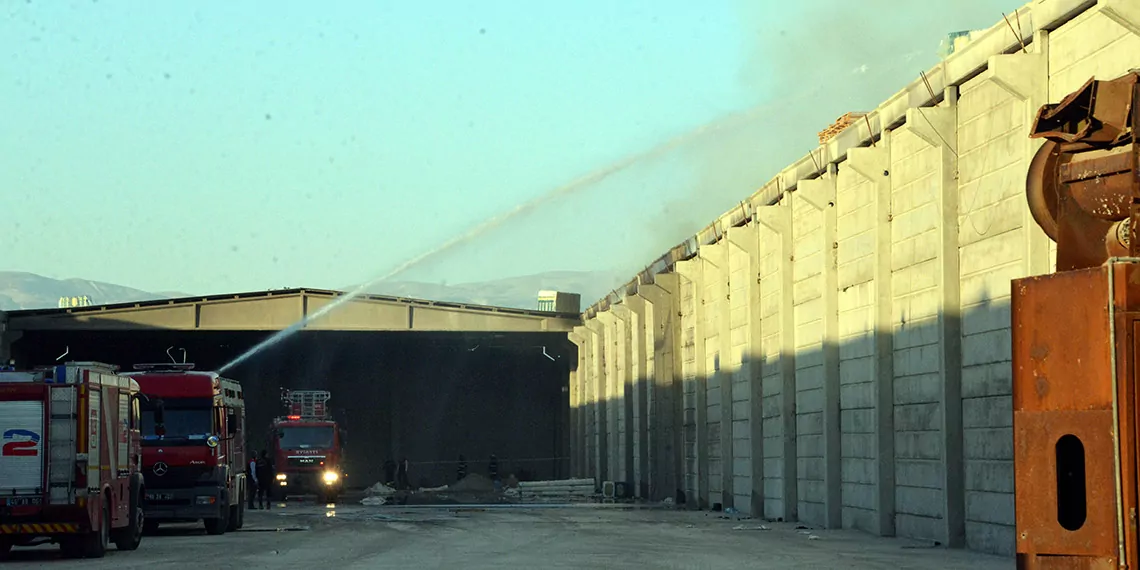 Kahramanmarasta tekstil fabrikasinda yanginw - yaşam - haberton