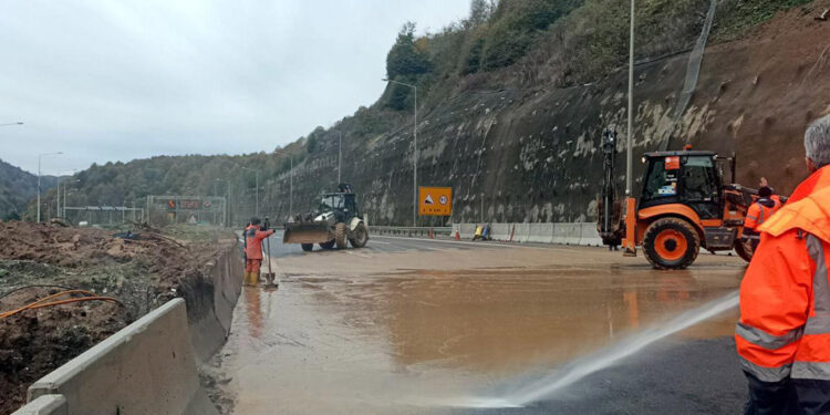 Kapatılan Anadolu Otoyolu, yeniden ulaşıma açıldı