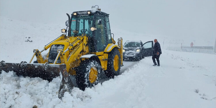 Kars'ta 7 köy yolu ulaşıma kapandı