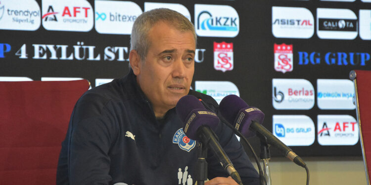 Kasımpaşa'da Kemal Özdeş ile yollar ayrıldı