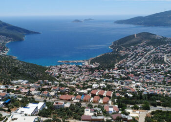 Kaş'ta 3 bin 719 kaçak yapı yıkılacak